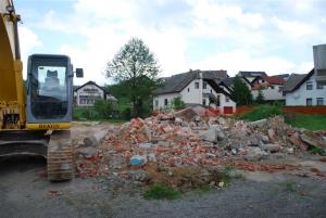 LOKALNA CESTA PRED CERKVIJO SV. KANCIJANA SE PREUREJA