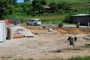 LOKALNA CESTA PRED CERKVIJO SV. KANCIJANA SE PREUREJA