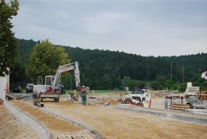 LOKALNA CESTA PRED CERKVIJO SV. KANCIJANA SE PREUREJA