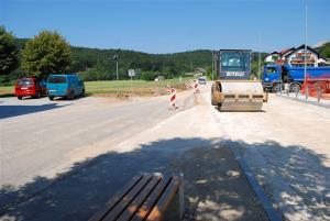 LOKALNA CESTA PRED CERKVIJO SV. KANCIJANA SE PREUREJA