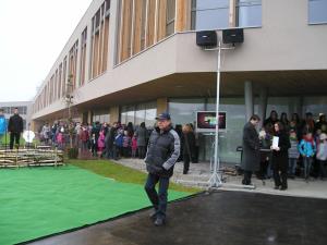 Nova šola Toneta Pavčka slovesno odprla svoje duri. Mirnopečani ponosni na novo pridobitev