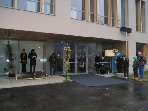 Nova šola Toneta Pavčka slovesno odprla svoje duri. Mirnopečani ponosni na novo pridobitev