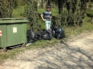 Občina s šolo in društvi organizirala tradicionalno akcijo čiščenja okolja