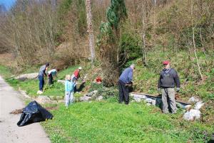 Občina s šolo in društvi organizirala tradicionalno akcijo čiščenja okolja