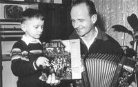 DruzinaSlak_sinSlavko_ObIzziduPlosce_small